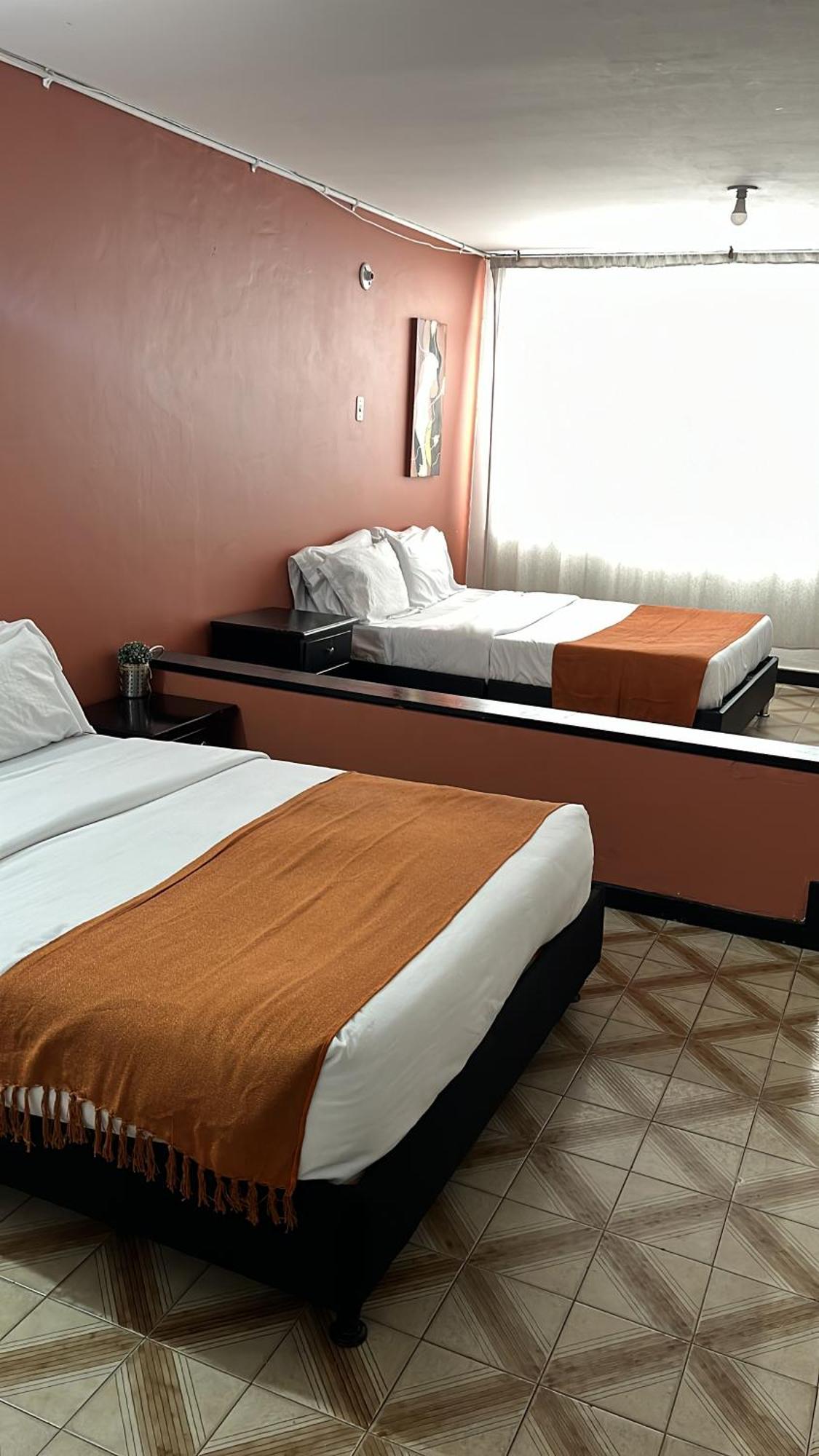 Hotel Way Maker 1 Bogotá Esterno foto