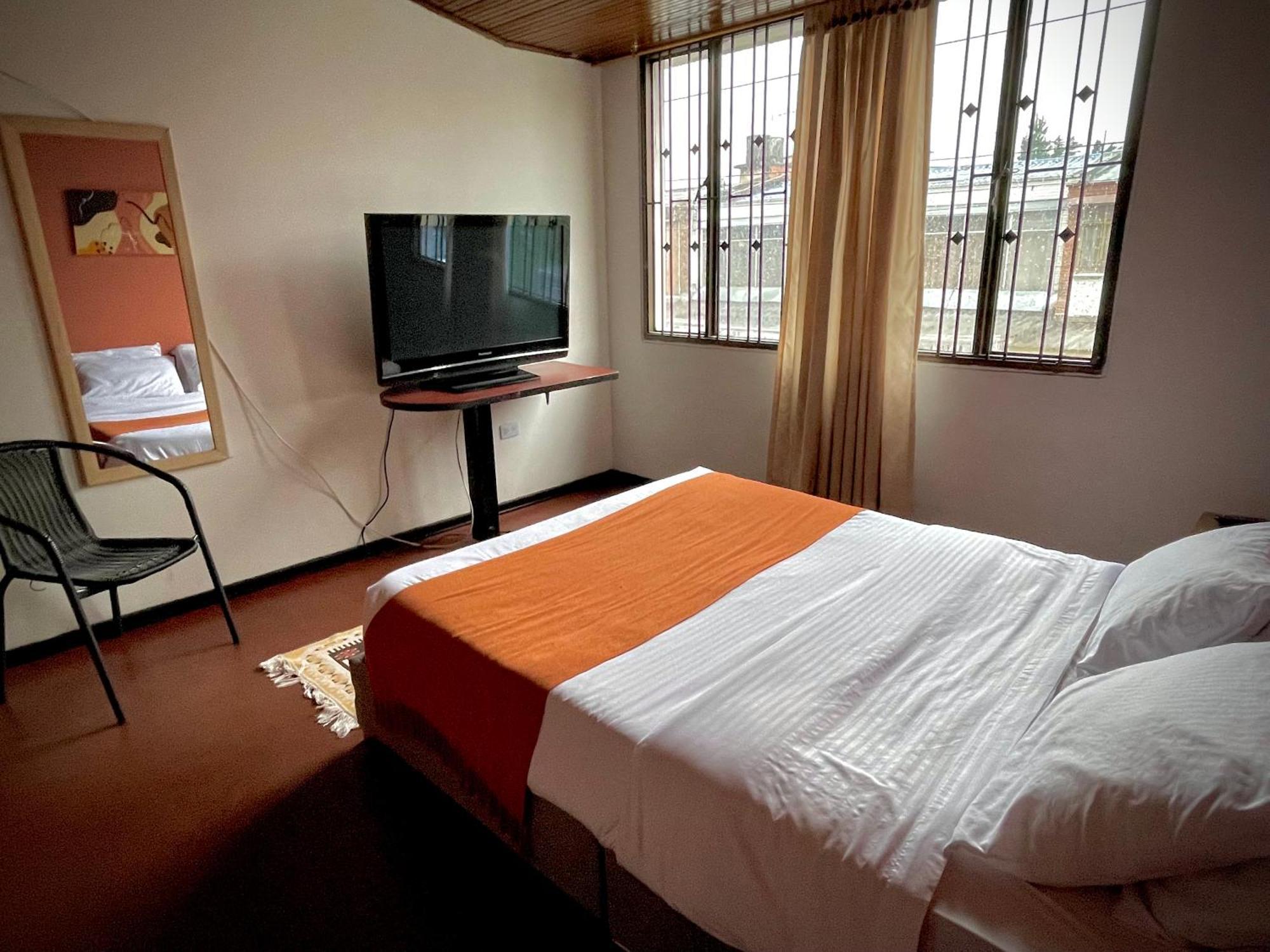 Hotel Way Maker 1 Bogotá Esterno foto
