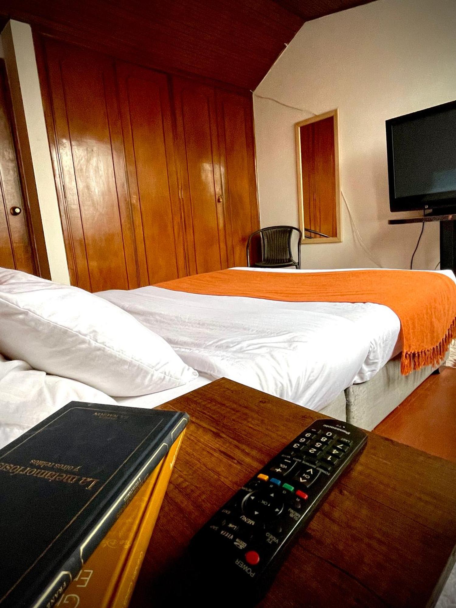 Hotel Way Maker 1 Bogotá Esterno foto